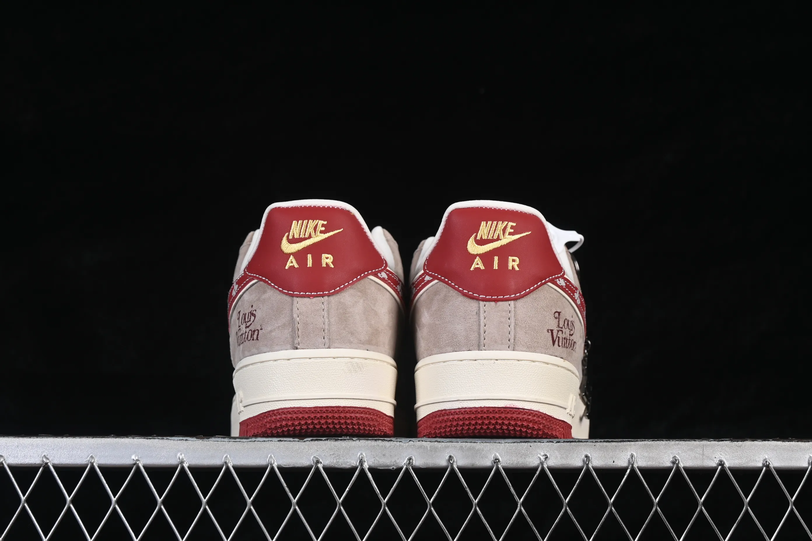 All categories Nk Air Force 1 Air Force series Nk Air Force 1 Low Air Force low-top Nike Air Force 1'07 Low gray red suede Air Force 1 low-top casual sneakers KL1688-002